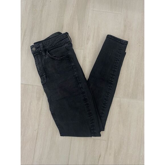 American Eagle Black Super High Rise Jegging Size 2 - Picture 1 of 8